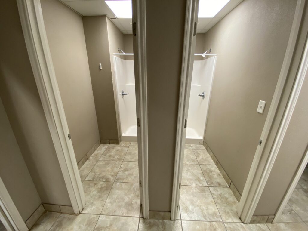 57-rear-bath-IMG_7481-scaled